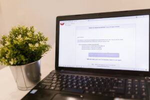 Email op laptop